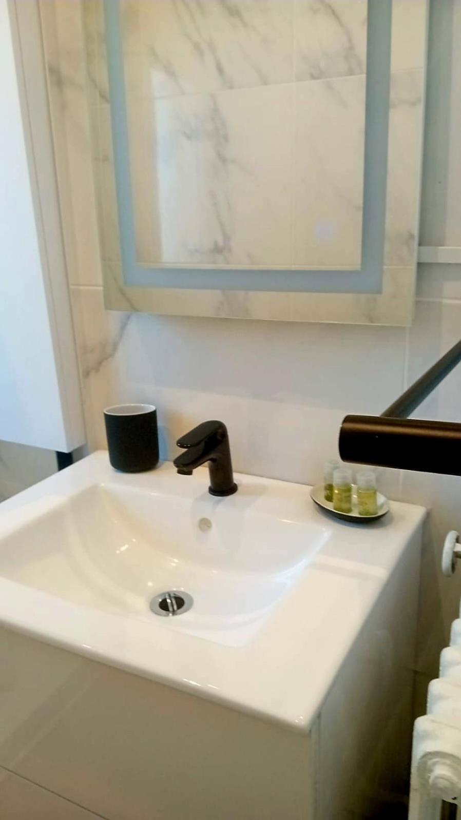 Renovated Near The Appartement *